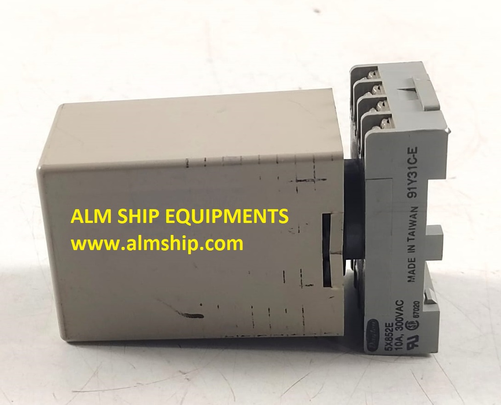 Omron 61F-GP-N8 Floatless Level Switch 24V with Socket