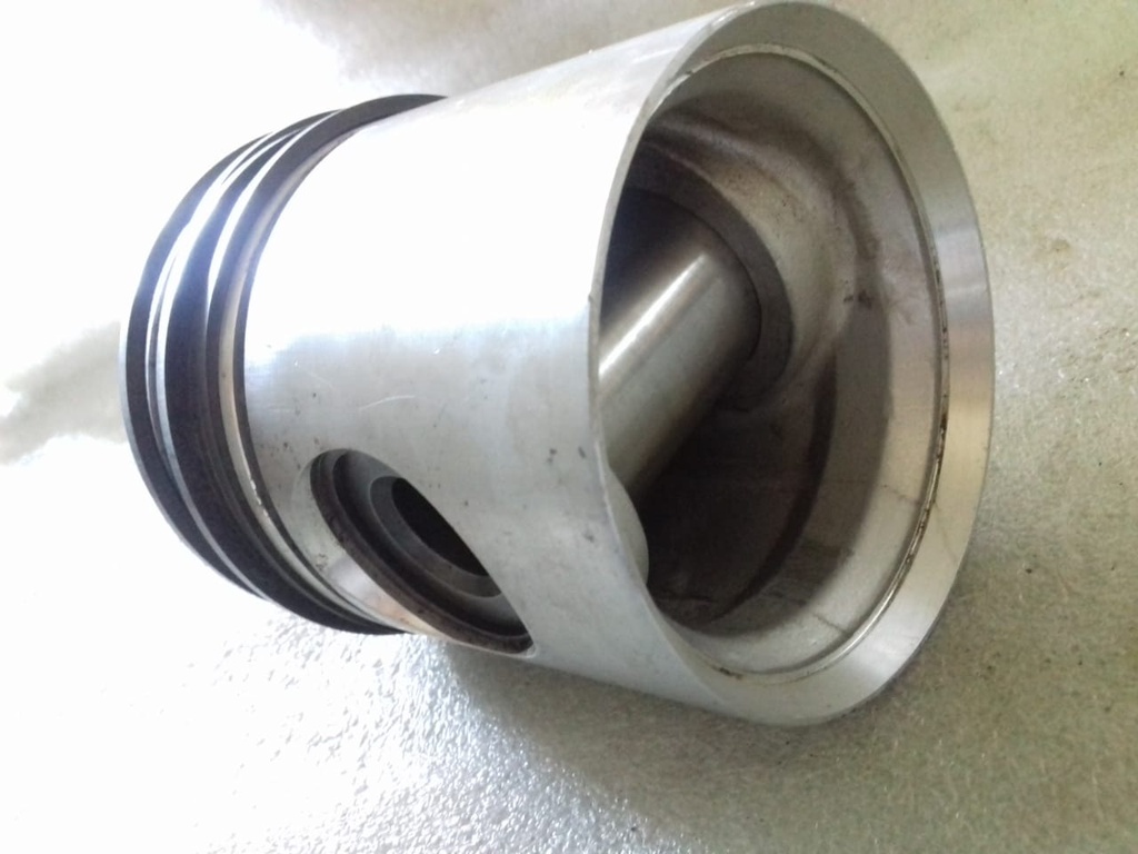 HP PISTON WITH PIN USED