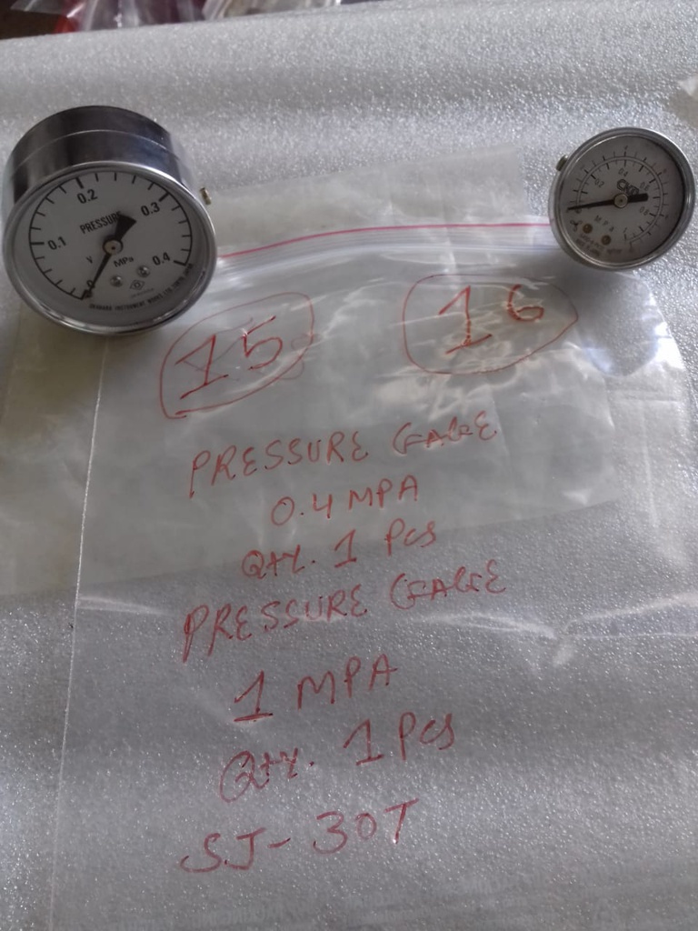 PRESSURE GAUGE