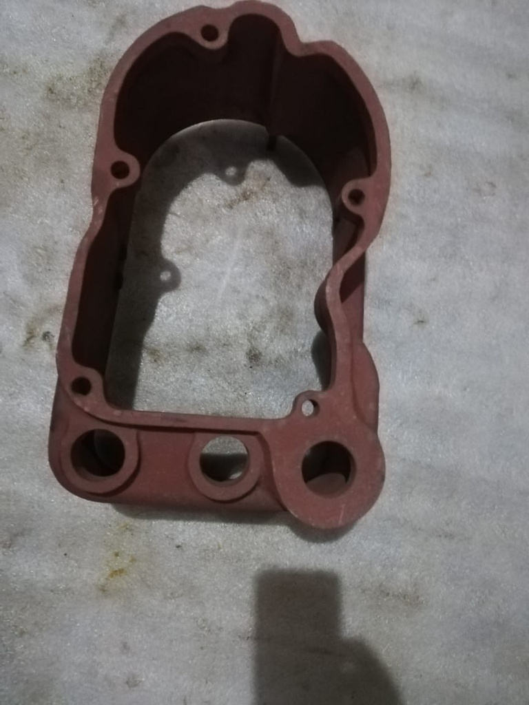 COVER UNDER CYLINDER HEAD USED