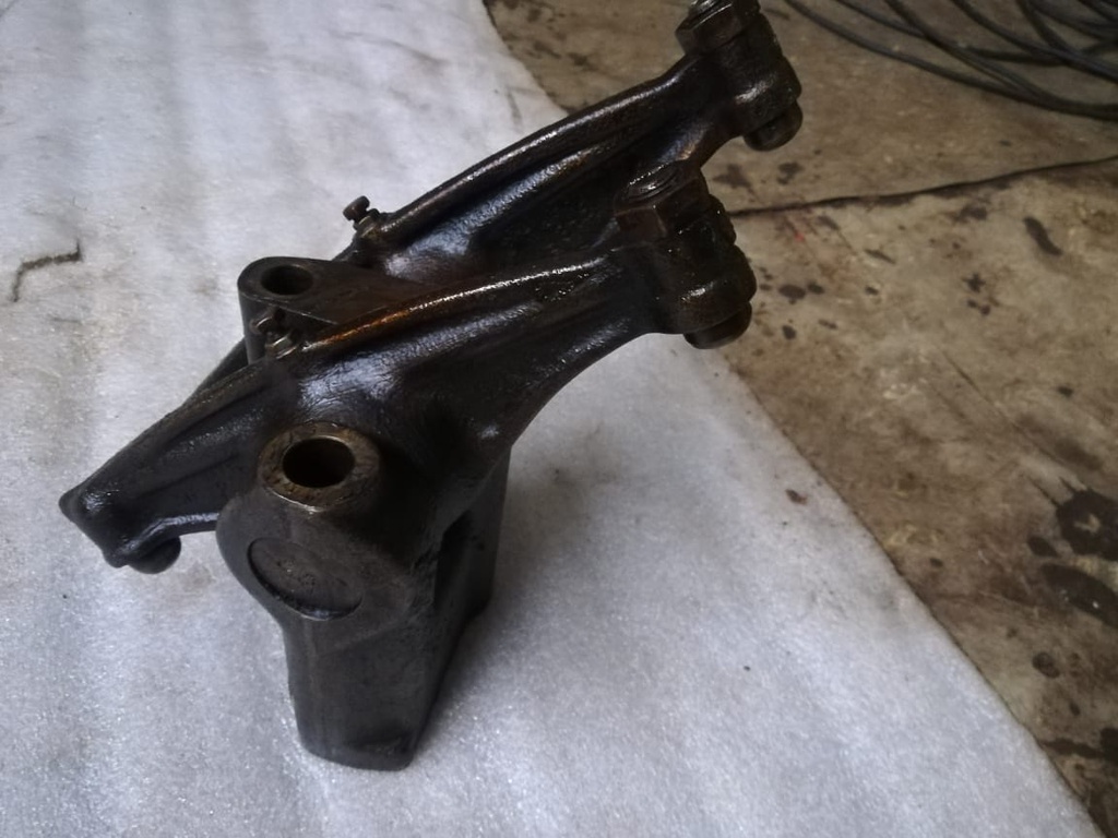 ROCKER ARM COMPLETE USED