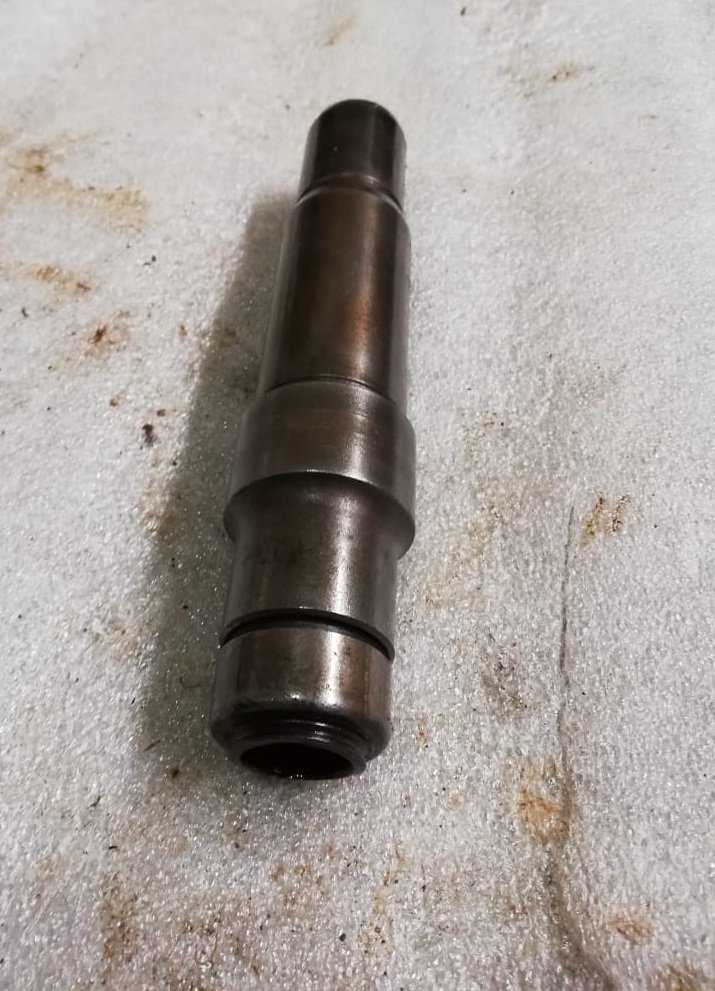 VALVE GUIDE USED