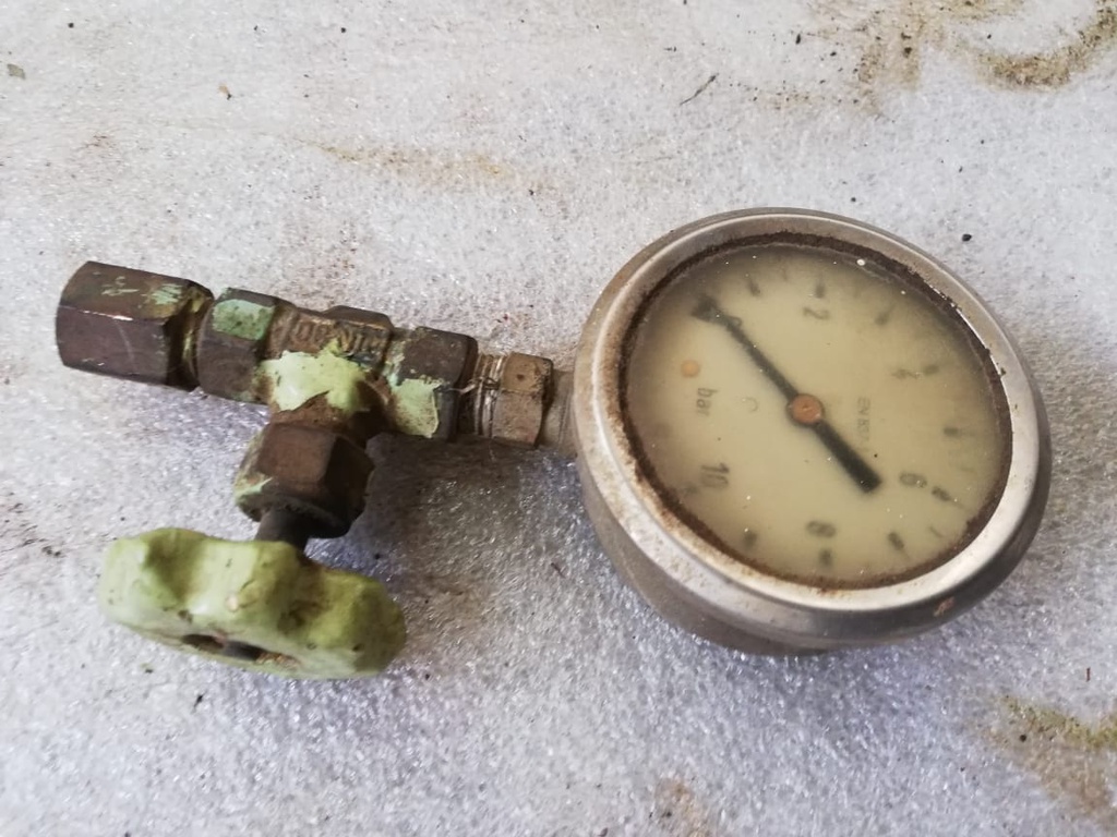 PRESSURE GAUGE USED