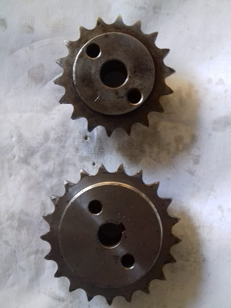 GEAR FOR OIL PUMP (SPROCKET) OLD