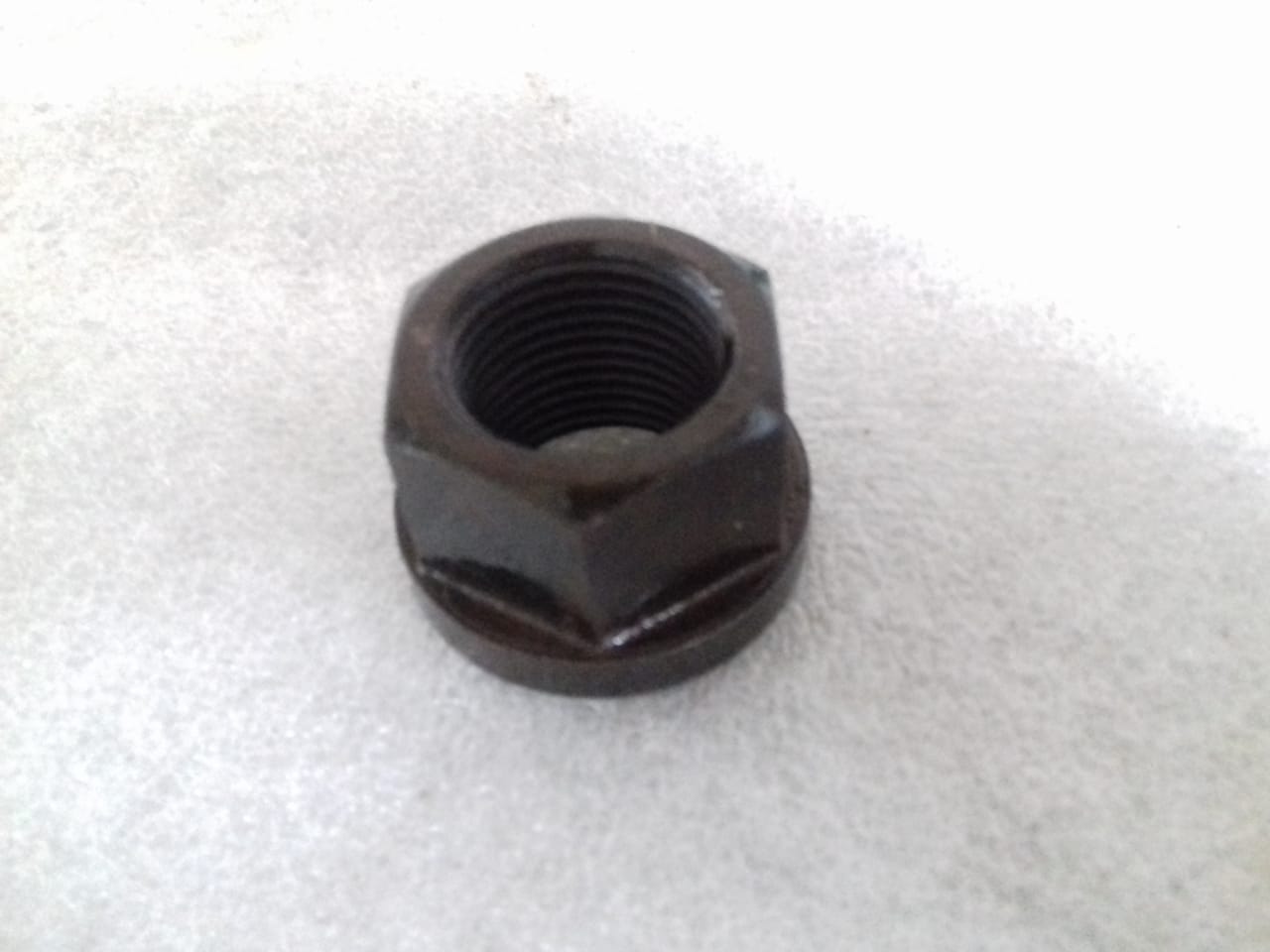 DAIHATSU NUT