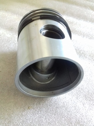 PISTON WITH PIN,RINGS & LOCKS