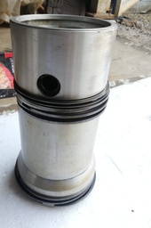 [WITH RING WITH PISTON PIN] PISTON USED W-140