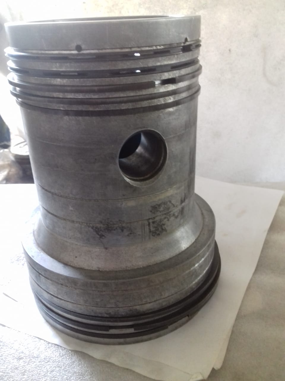 PISTON H-73 USED